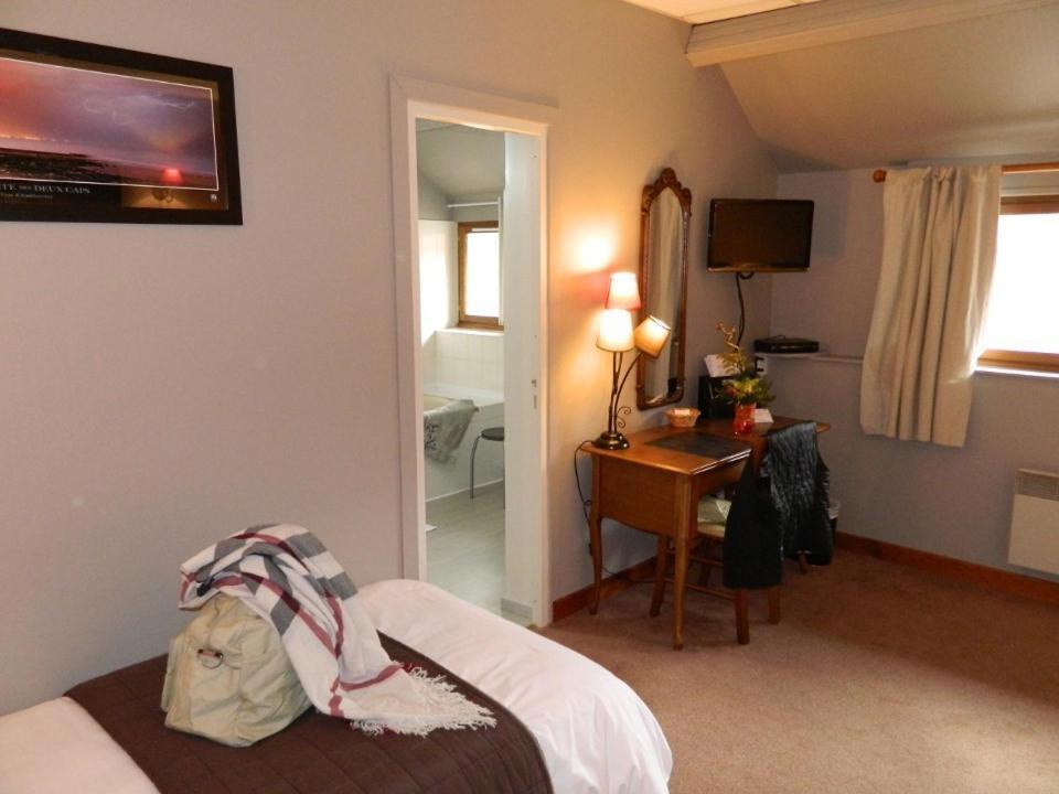 Logis - Auberge Du Colombier Guines Bilik gambar