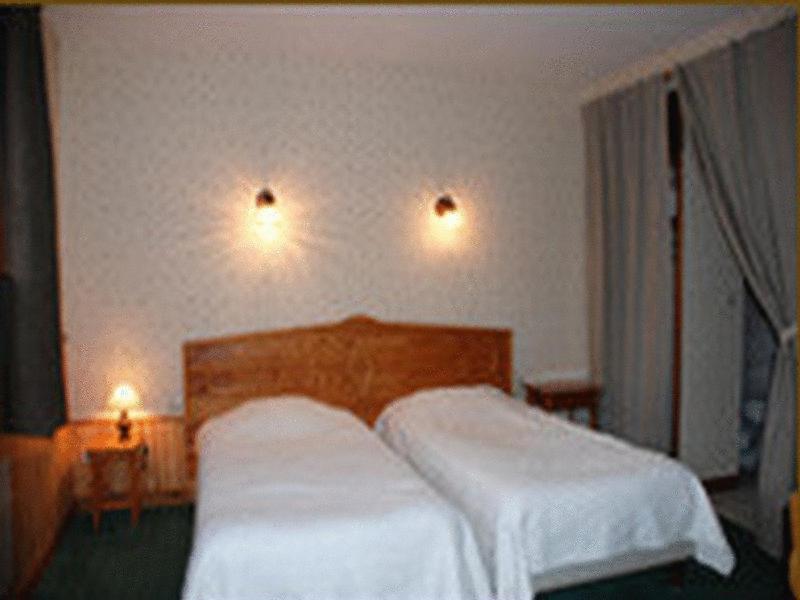 Logis - Auberge Du Colombier Guines Luaran gambar